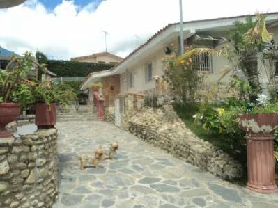 Casa-Quinta en zona exclusiva y privilegiada con excelente clima de Montaña - 2