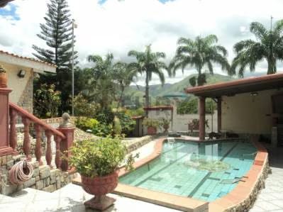 Casa-Quinta en zona exclusiva y privilegiada con excelente clima de Montaña - 3