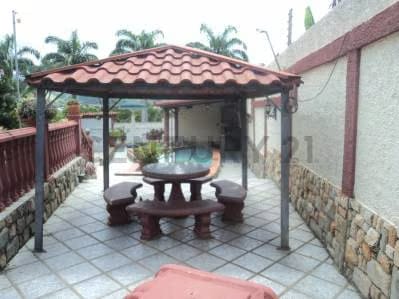 Casa-Quinta en zona exclusiva y privilegiada con excelente clima de Montaña - 8