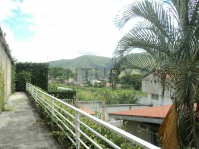 Casa-Quinta en zona exclusiva y privilegiada con excelente clima de Montaña - 9