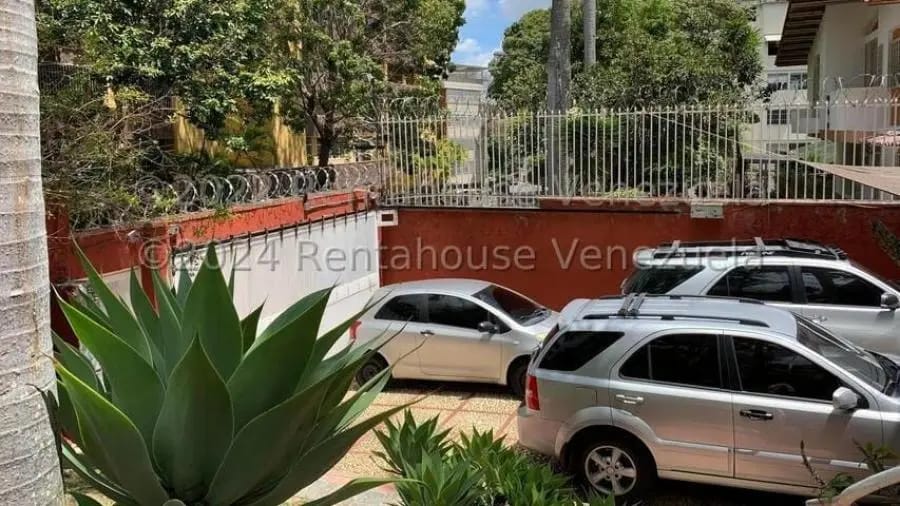 Casa en Venta en Cumbres de Curumo Caracas - 3