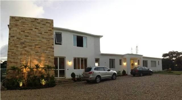 Casa (Duplex) en Venta en La Lagunita Country Club, Distrito Metropolitano - 2