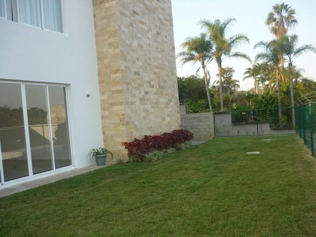 Casa (Duplex) en Venta en La Lagunita Country Club, Distrito Metropolitano - 8