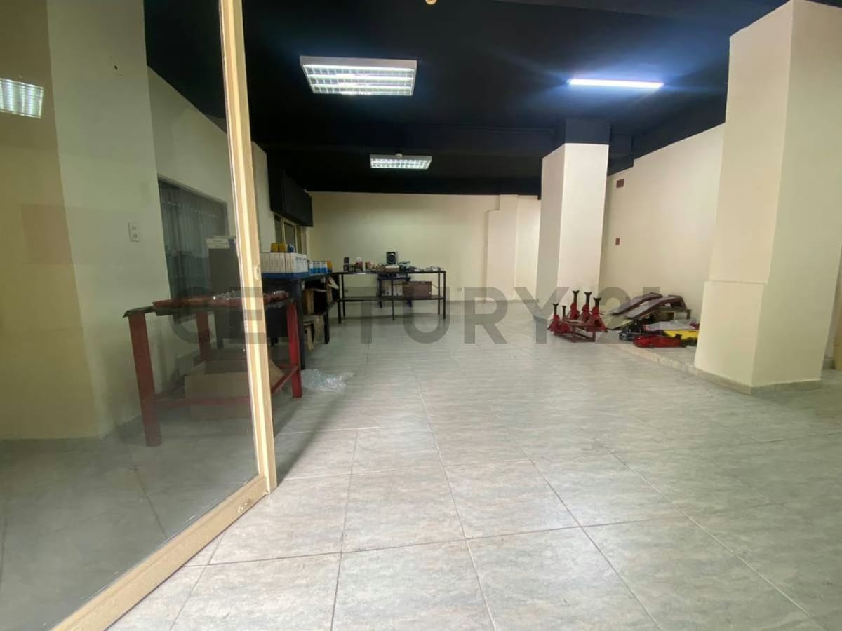 Local Comercial en Alquiler Avenida Victoria Caracas - 4