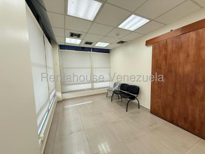 Comercial (Oficina) en Alquiler en Zona Este, Lara - 14
