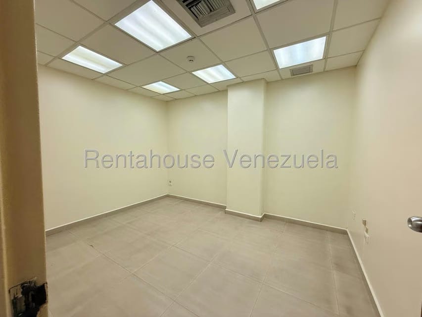 Comercial (Oficina) en Alquiler en Zona Este, Lara - 9