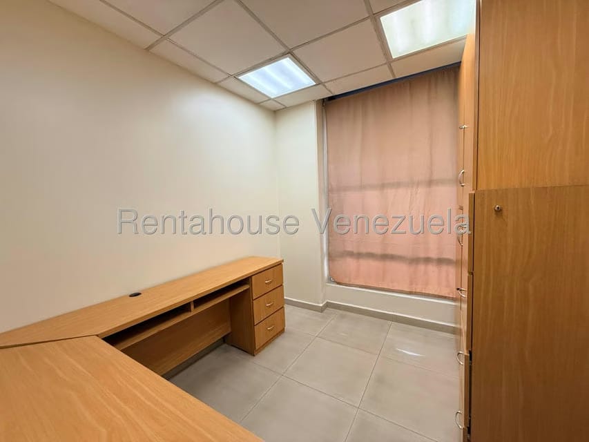 Comercial (Oficina) en Alquiler en Zona Este, Lara - 10