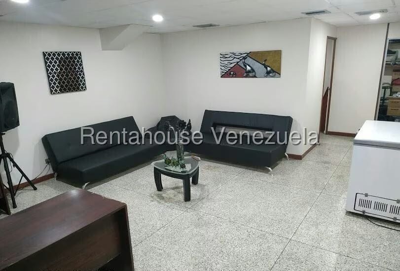 Comercial (Local Comercial) en Venta en Parroquia Santa Teresa, Distrito Metropolitano - 3