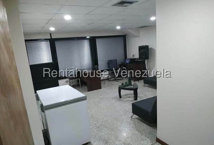 Comercial (Local Comercial) en Venta en Parroquia Santa Teresa, Distrito Metropolitano - 8