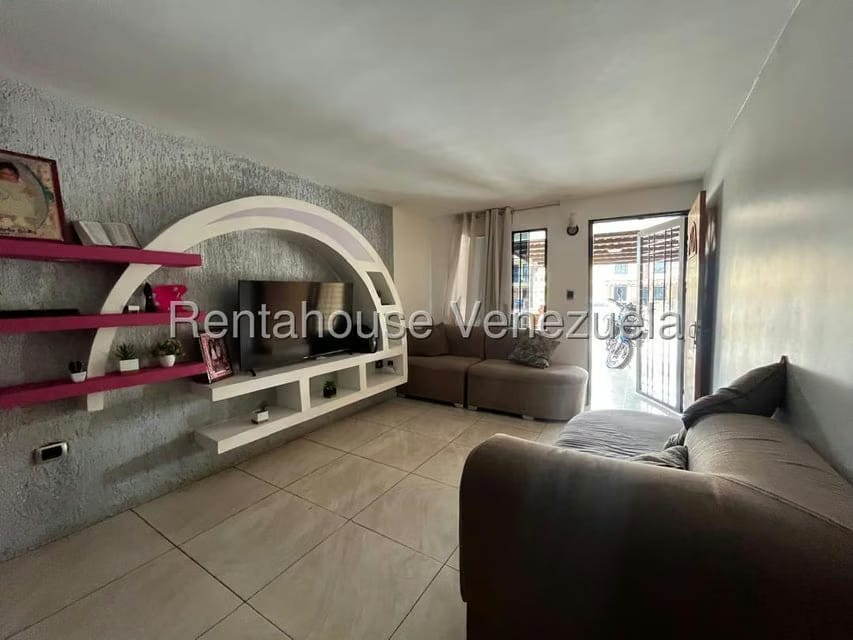 Casa (1 Nivel) en Venta en Flor Amarillo, Carabobo - 2