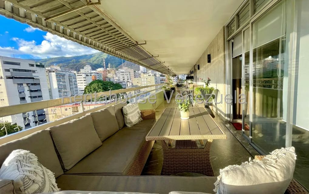 Apartamento (Penthouse) en Venta en La Florida, Distrito Metropolitano - 11