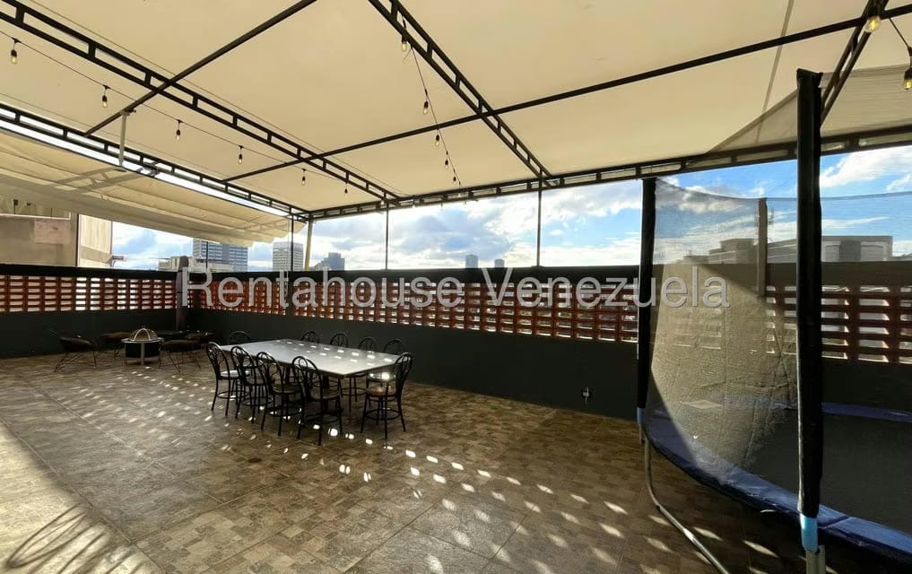 Apartamento (Penthouse) en Venta en La Florida, Distrito Metropolitano - 33