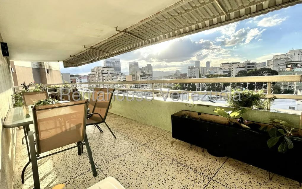 Apartamento (Penthouse) en Venta en La Florida, Distrito Metropolitano - 37