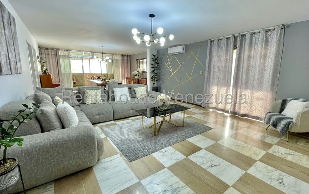 Apartamento (Penthouse) en Venta en La Florida, Distrito Metropolitano - 5