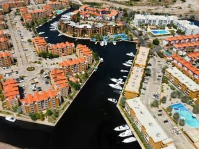 Puesto de Muelle de 3.5 mtsen canal de navegación principal - 2