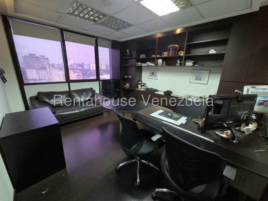 Comercial (Oficina) en Venta en Los Dos Caminos, Distrito Metropolitano - 13