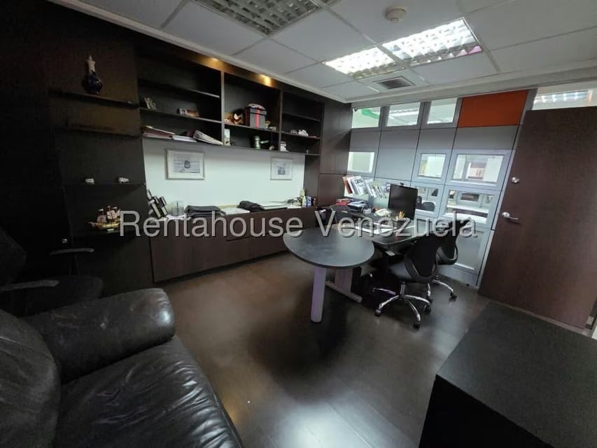 Comercial (Oficina) en Venta en Los Dos Caminos, Distrito Metropolitano - 14
