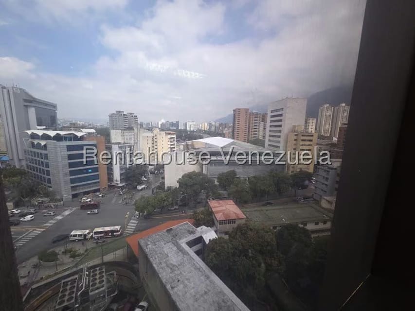 Comercial (Oficina) en Venta en Los Dos Caminos, Distrito Metropolitano - 16