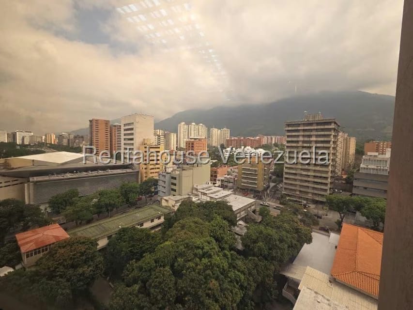 Comercial (Oficina) en Venta en Los Dos Caminos, Distrito Metropolitano - 17