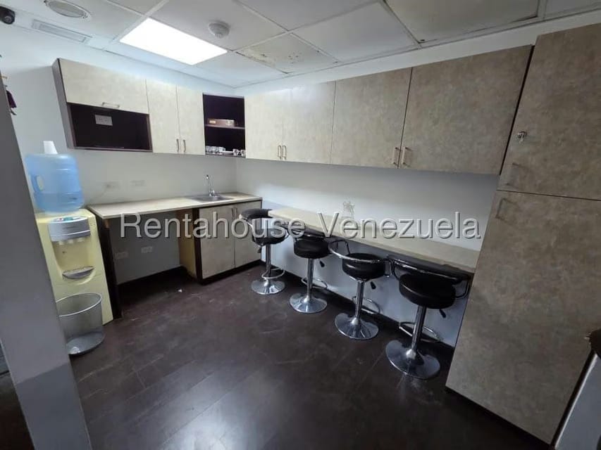 Comercial (Oficina) en Venta en Los Dos Caminos, Distrito Metropolitano - 18