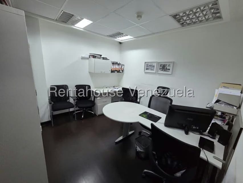Comercial (Oficina) en Venta en Los Dos Caminos, Distrito Metropolitano - 3