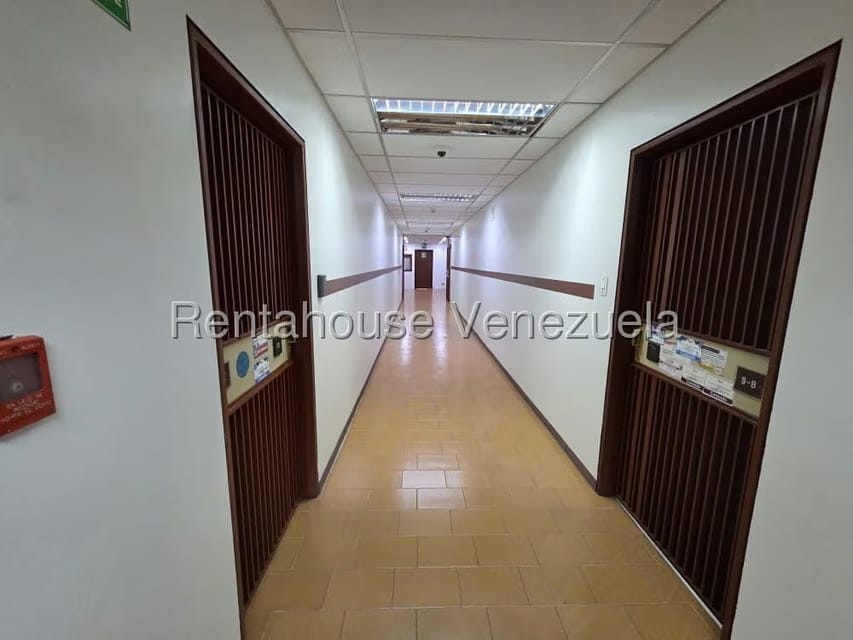Comercial (Oficina) en Venta en Los Dos Caminos, Distrito Metropolitano - 22