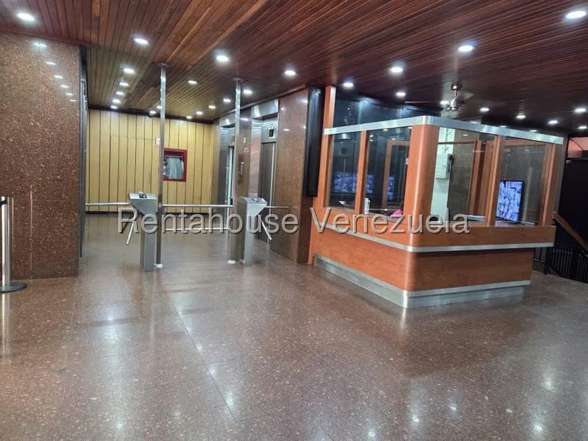 Comercial (Oficina) en Venta en Los Dos Caminos, Distrito Metropolitano - 27