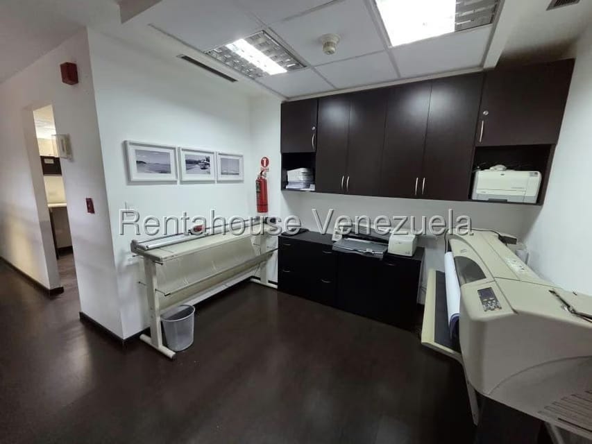 Comercial (Oficina) en Venta en Los Dos Caminos, Distrito Metropolitano - 10