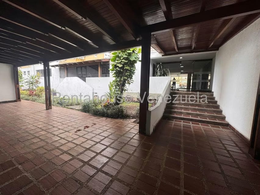 Apartamento (1 Nivel) en Alquiler en Guaicay, Distrito Metropolitano - 2