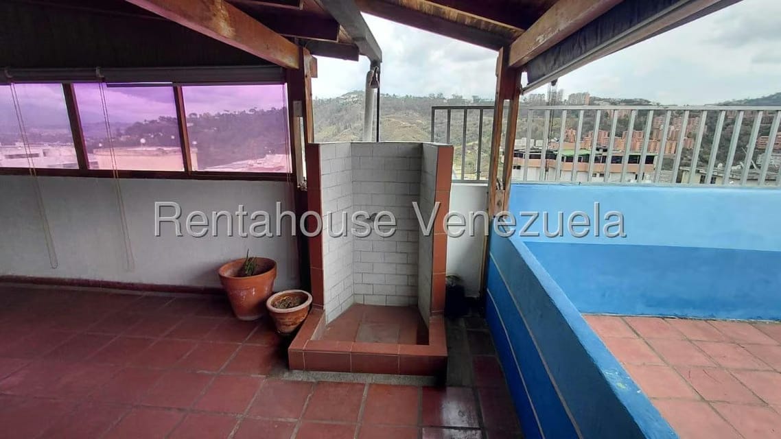 Apartamento (1 Nivel) en Alquiler en Guaicay, Distrito Metropolitano - 12