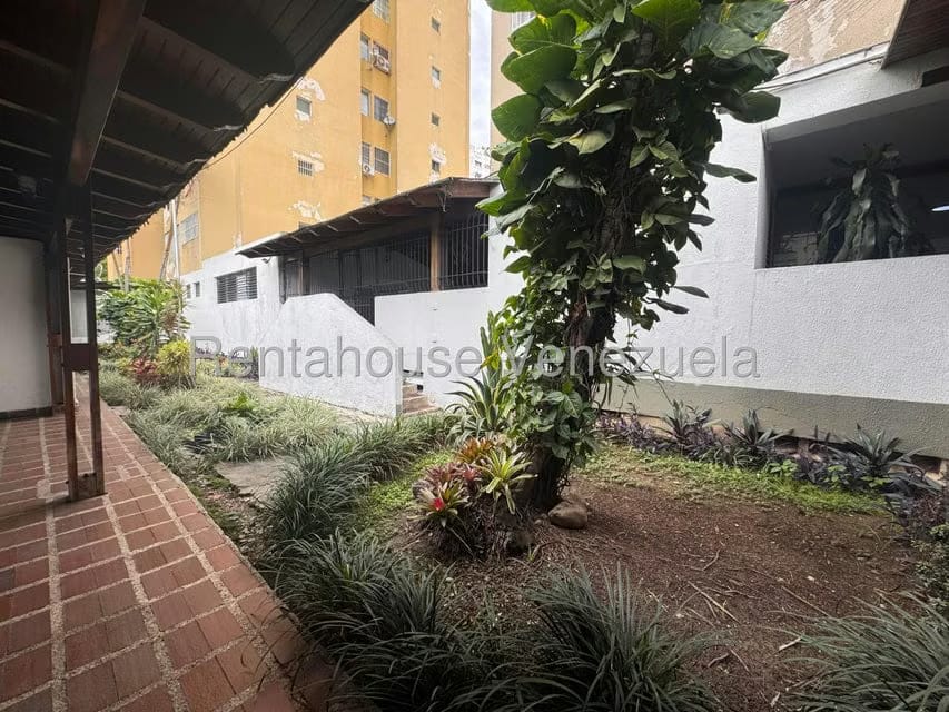 Apartamento (1 Nivel) en Alquiler en Guaicay, Distrito Metropolitano - 14