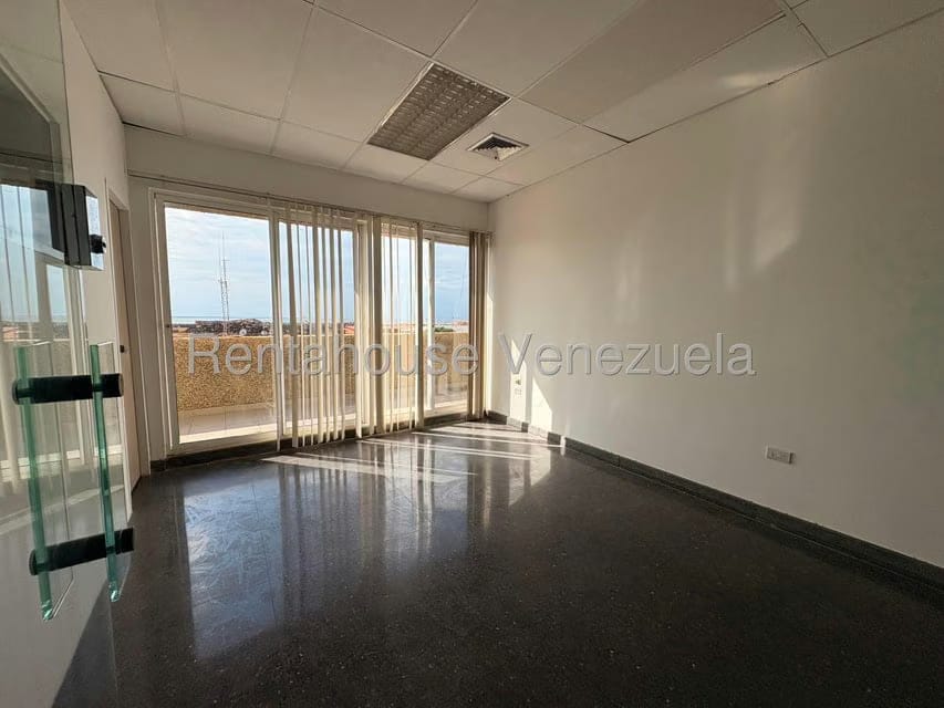 Comercial (Oficina) en Venta en El Milagro, Zulia - 3
