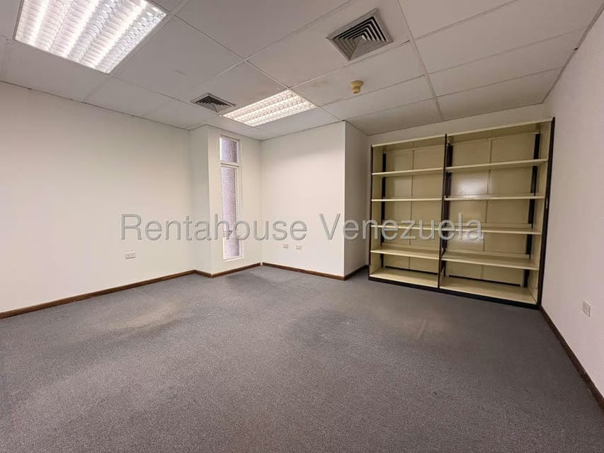 Comercial (Oficina) en Venta en El Milagro, Zulia - 28