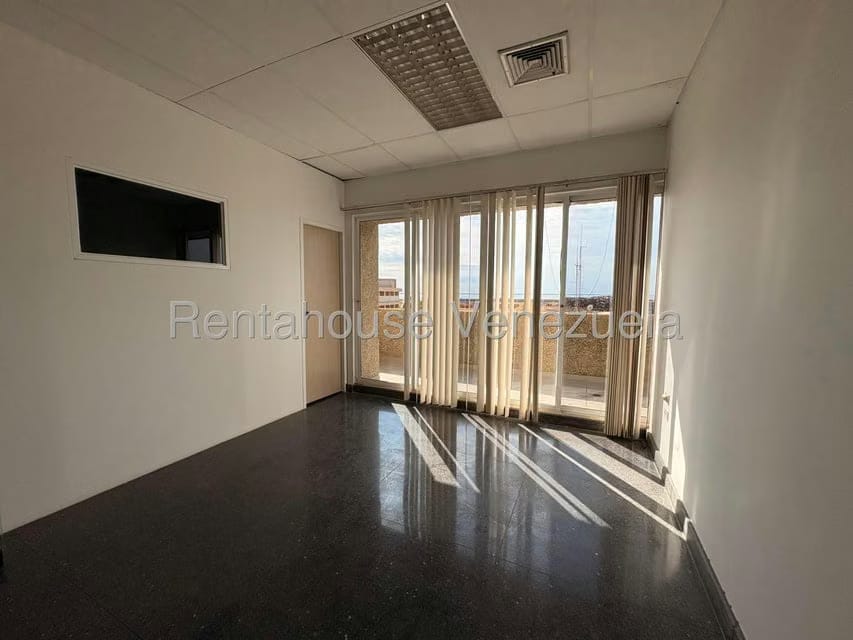 Comercial (Oficina) en Venta en El Milagro, Zulia - 4