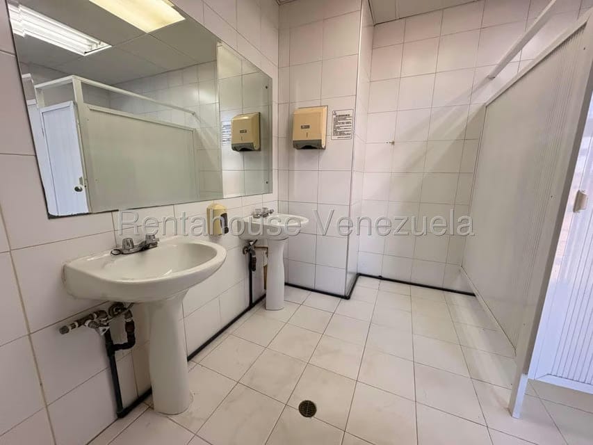 Comercial (Oficina) en Venta en El Milagro, Zulia - 32