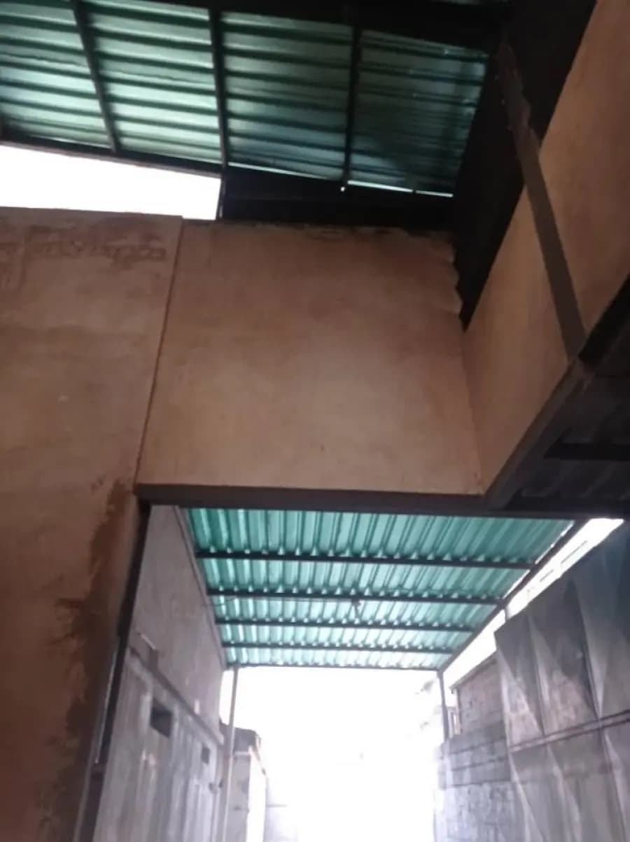 Galpon en Venta en Lechería - 2