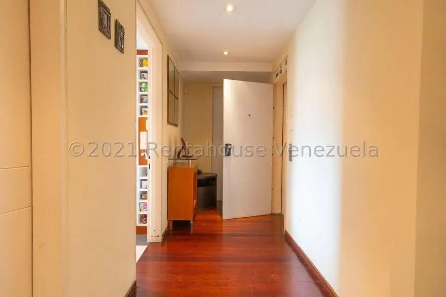 Apartamento en Venta en Sorocaima Caracas - 2