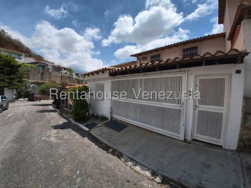 Casa (Multipes Niveles) en Venta en Colinas de La California, Distrito Metropolitano - 2