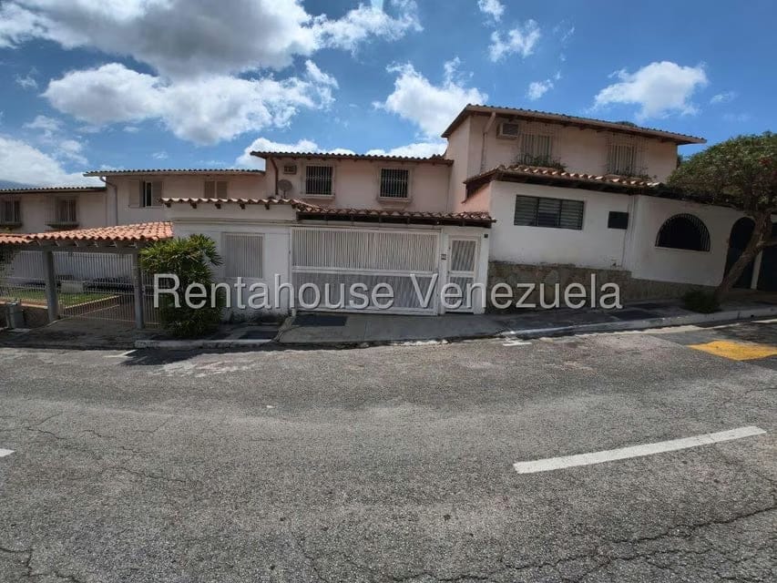 Casa (Multipes Niveles) en Venta en Colinas de La California, Distrito Metropolitano - 3