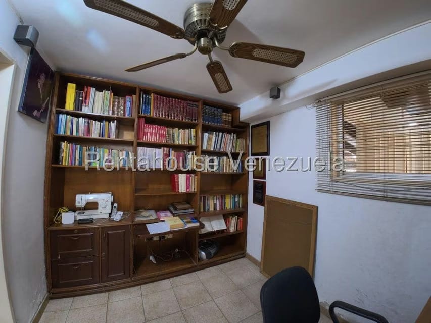 Casa (Multipes Niveles) en Venta en Colinas de La California, Distrito Metropolitano - 30