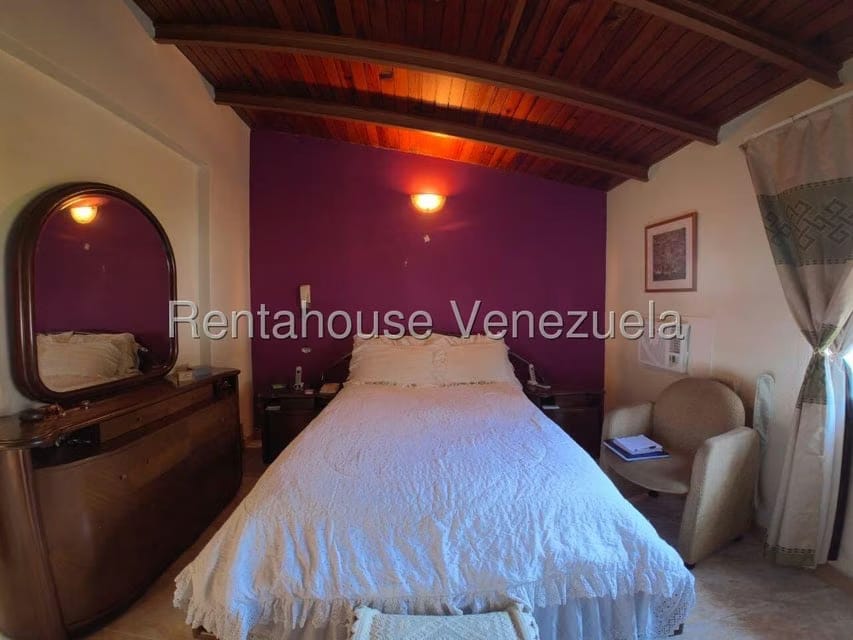 Casa (Multipes Niveles) en Venta en Colinas de La California, Distrito Metropolitano - 43