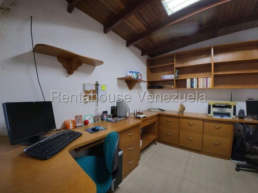 Casa (Multipes Niveles) en Venta en Colinas de La California, Distrito Metropolitano - 7