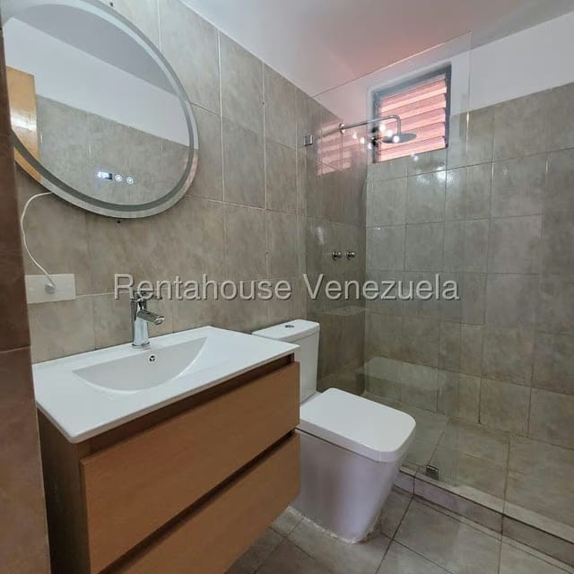 Apartamento (1 Nivel) en Venta en Colinas de La Tahona, Distrito Metropolitano - 12