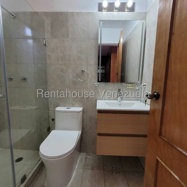 Apartamento (1 Nivel) en Venta en Colinas de La Tahona, Distrito Metropolitano - 16