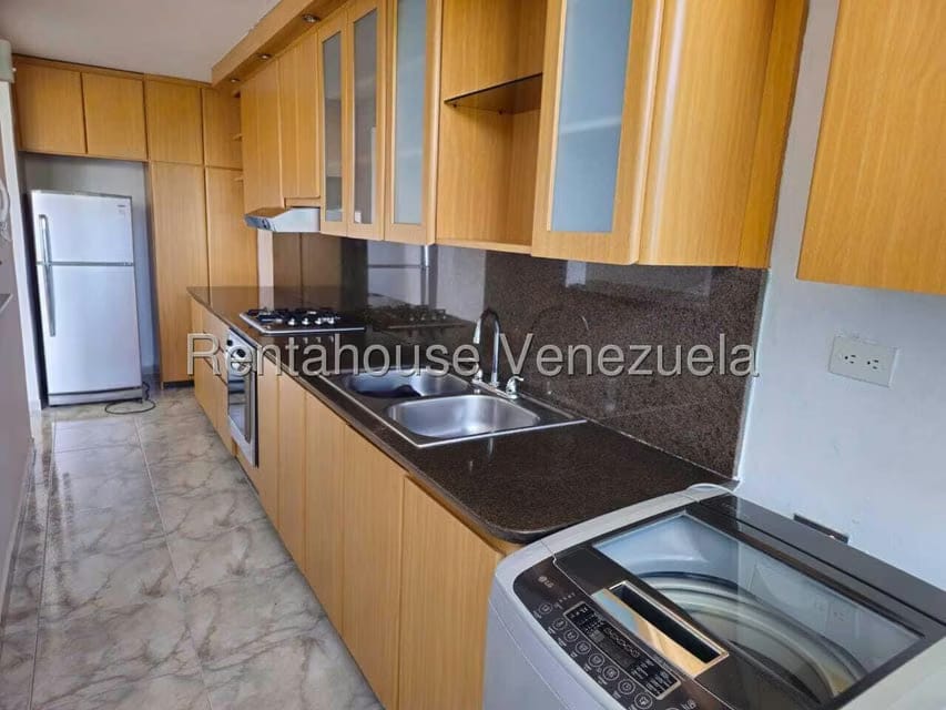 Apartamento (1 Nivel) en Alquiler en Parque Caiza, Distrito Metropolitano - 6