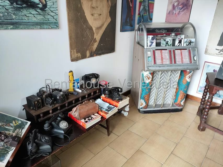 Casa (Multipes Niveles) en Venta en La Trinidad, Distrito Metropolitano - 2