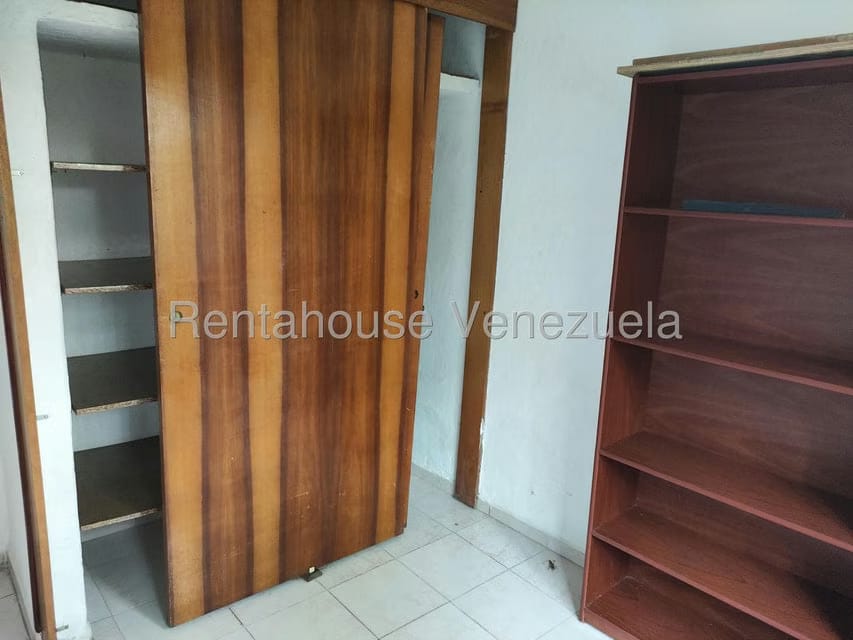 Casa (Multipes Niveles) en Venta en La Trinidad, Distrito Metropolitano - 65