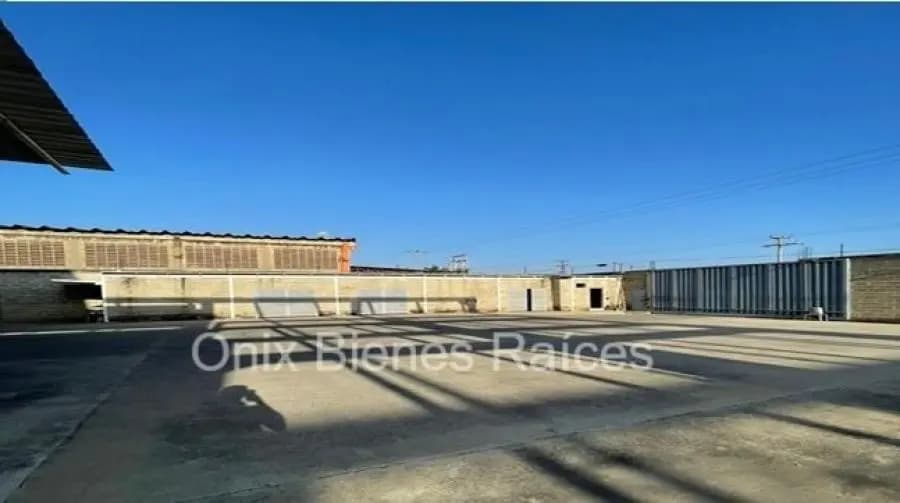 Galpon en Venta en Rafael Urdaneta Valencia - 4