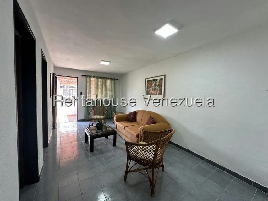 Anexo (1 Nivel) en Alquiler en Horizonte, Distrito Metropolitano - 2