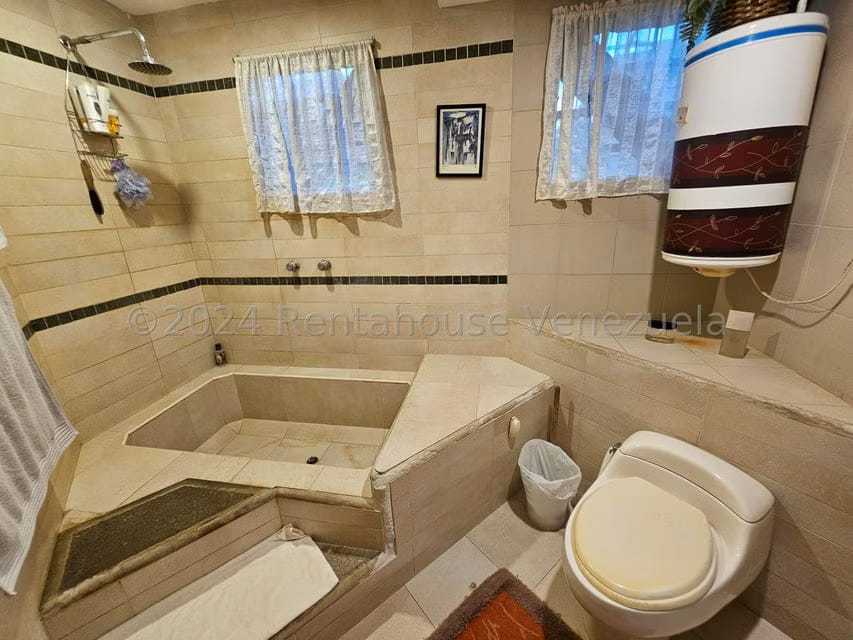 Casa (Multipes Niveles) en Venta en El Hatillo, Distrito Metropolitano - 54